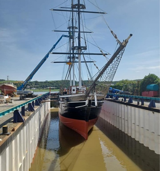 ship tourist attraction